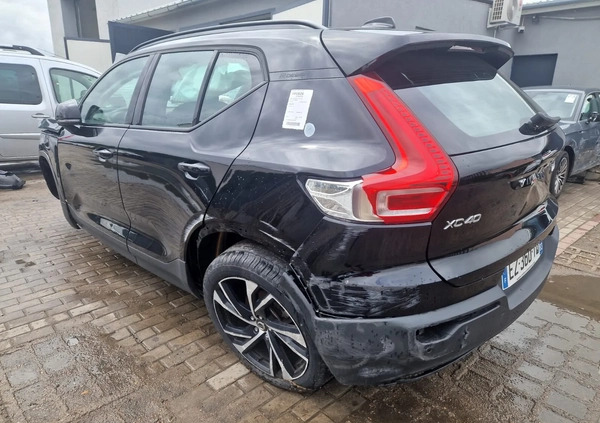 Volvo XC 40 cena 39900 przebieg: 67000, rok produkcji 2018 z Chodzież małe 529